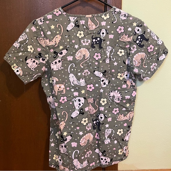 pure essentials scrub top - Picture 2 of 2